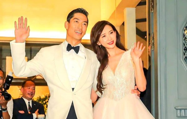 配先查-官网 结婚6年零吵架！林志玲靠“拉手”化解跨国婚姻矛盾，这招太绝了